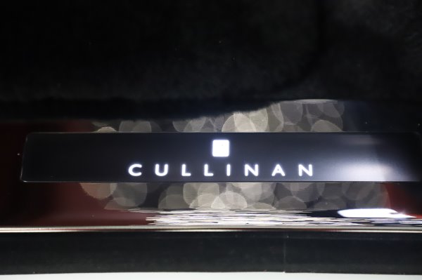 New 2020 Rolls-Royce Cullinan for sale Sold at Maserati of Greenwich in Greenwich CT 06830 26