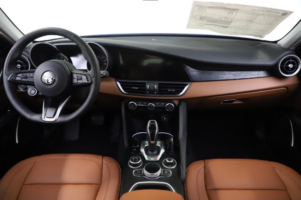 New 2020 Alfa Romeo Giulia Q4 for sale $42,845 at Maserati of Greenwich in Greenwich CT 06830 15