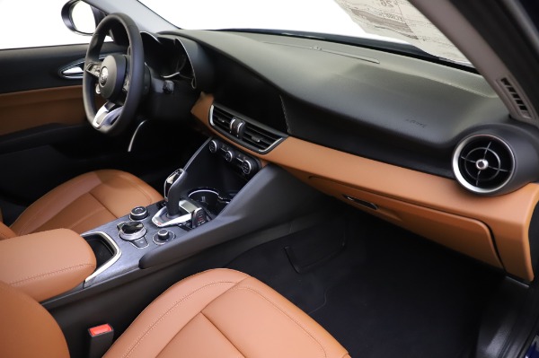New 2020 Alfa Romeo Giulia Q4 for sale $42,845 at Maserati of Greenwich in Greenwich CT 06830 21