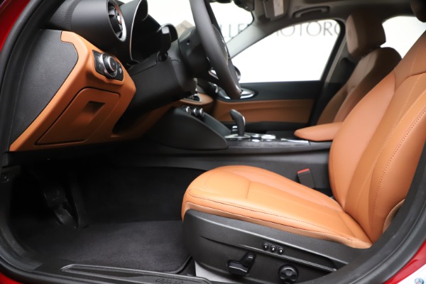 New 2020 Alfa Romeo Giulia Q4 for sale $44,845 at Maserati of Greenwich in Greenwich CT 06830 14