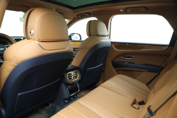 Used 2021 Bentley Bentayga V8 for sale Sold at Maserati of Greenwich in Greenwich CT 06830 22