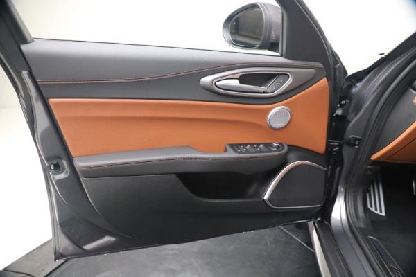 New 2020 Alfa Romeo Giulia Ti Sport Q4 for sale Sold at Maserati of Greenwich in Greenwich CT 06830 17