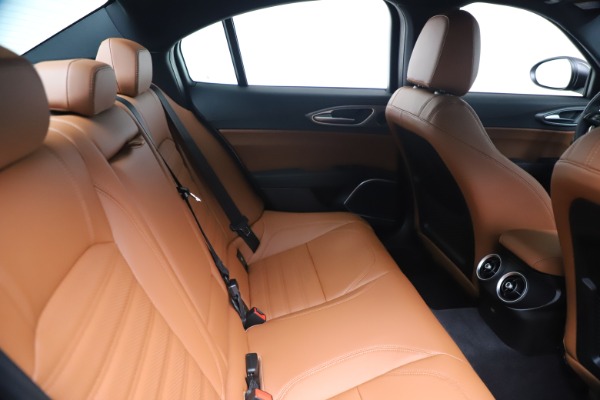 New 2020 Alfa Romeo Giulia Ti Sport Q4 for sale Sold at Maserati of Greenwich in Greenwich CT 06830 27