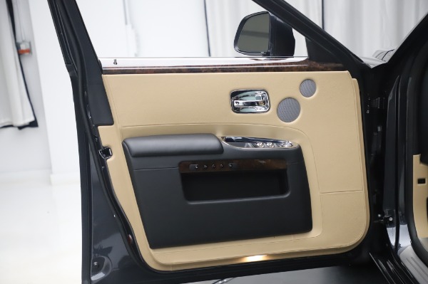 Used 2016 Rolls-Royce Ghost for sale $175,900 at Maserati of Greenwich in Greenwich CT 06830 25