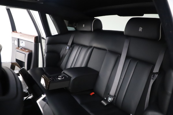 Used 2014 Rolls-Royce Phantom for sale Sold at Maserati of Greenwich in Greenwich CT 06830 17