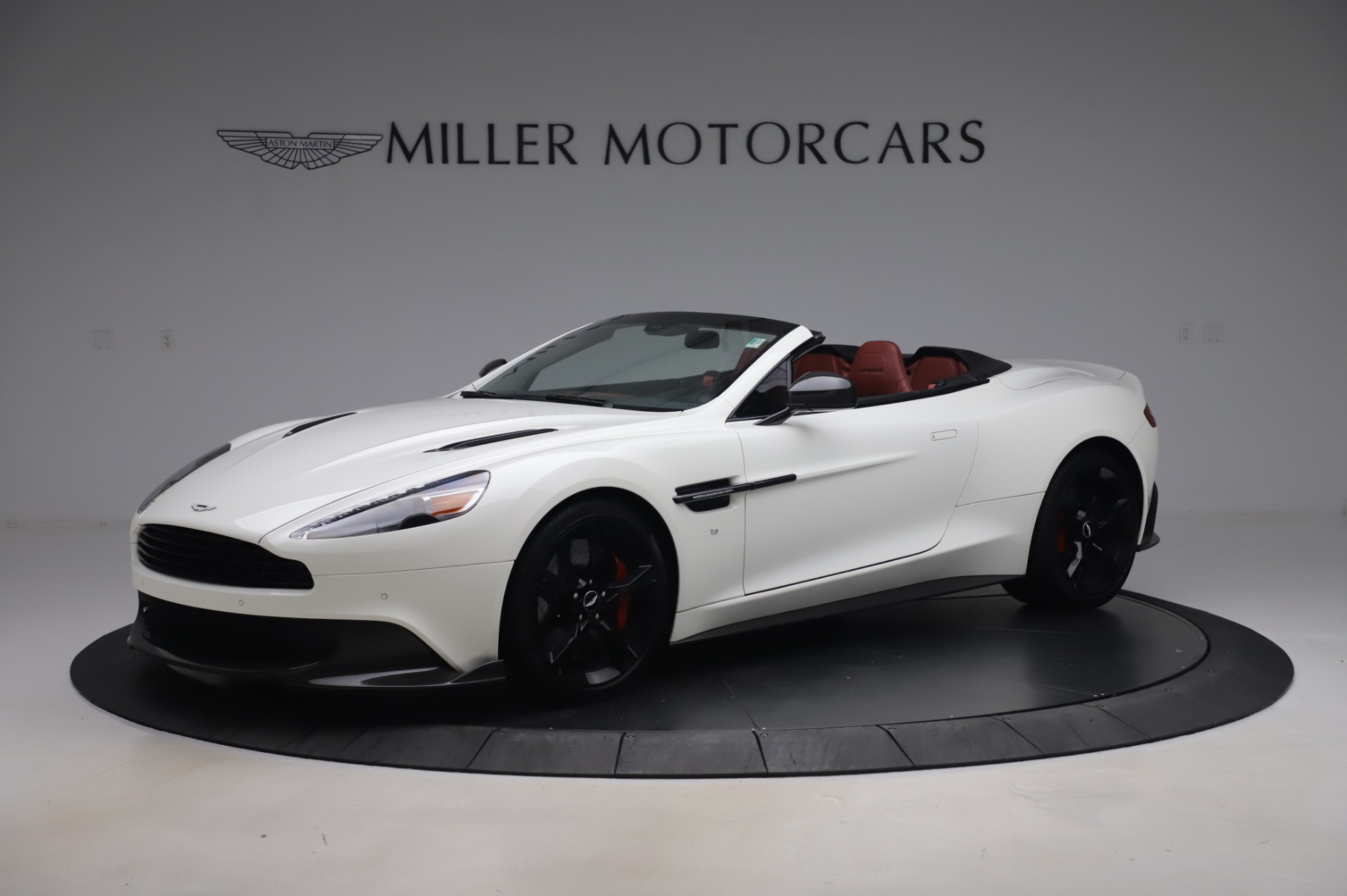 Used 2018 Aston Martin Vanquish Volante for sale Sold at Maserati of Greenwich in Greenwich CT 06830 1