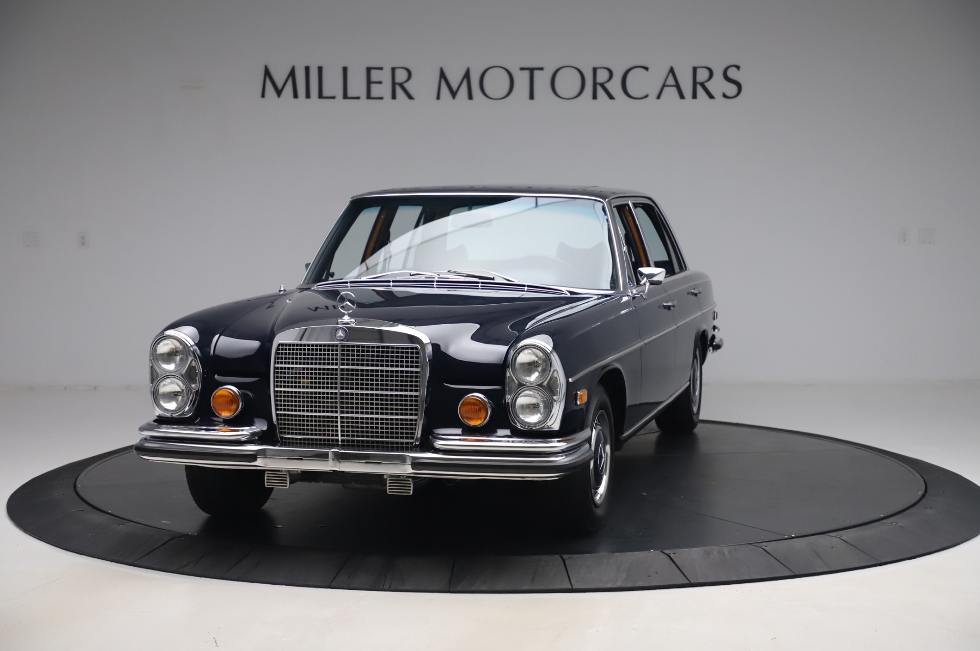 Used 1971 Mercedes-Benz 300 SEL 6.3 for sale Sold at Maserati of Greenwich in Greenwich CT 06830 1