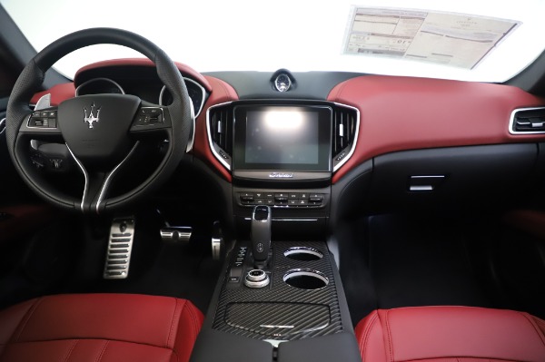 New 2020 Maserati Ghibli S Q4 GranSport for sale Sold at Maserati of Greenwich in Greenwich CT 06830 28