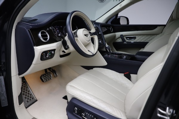 Used 2017 Bentley Bentayga W12 for sale $133,900 at Maserati of Greenwich in Greenwich CT 06830 17