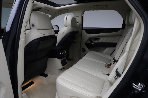 Used 2017 Bentley Bentayga W12 for sale $133,900 at Maserati of Greenwich in Greenwich CT 06830 21