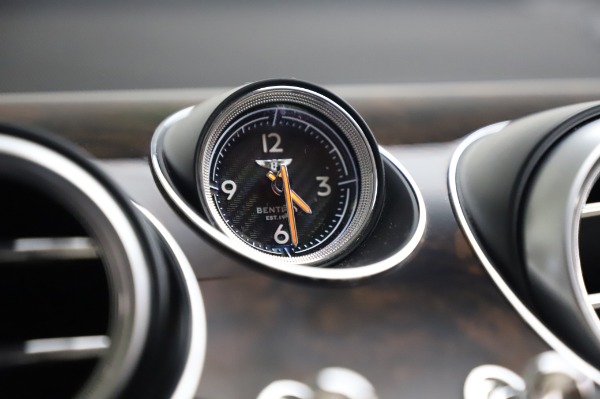 Used 2017 Bentley Bentayga W12 for sale $133,900 at Maserati of Greenwich in Greenwich CT 06830 24