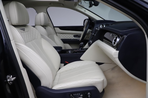 Used 2017 Bentley Bentayga W12 for sale $133,900 at Maserati of Greenwich in Greenwich CT 06830 26