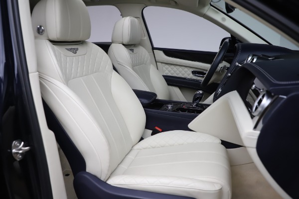 Used 2017 Bentley Bentayga W12 for sale $133,900 at Maserati of Greenwich in Greenwich CT 06830 27