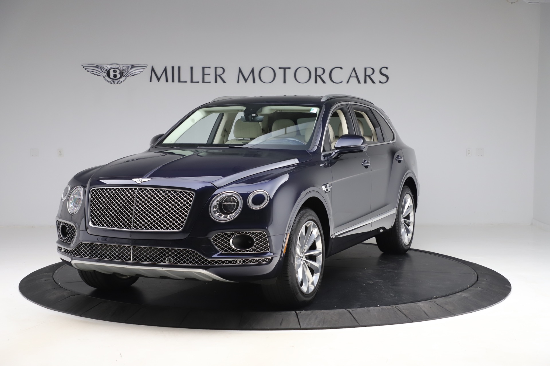 Used 2017 Bentley Bentayga W12 for sale $133,900 at Maserati of Greenwich in Greenwich CT 06830 1