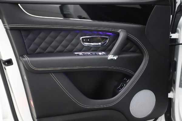 Used 2018 Bentley Bentayga Black Edition for sale Sold at Maserati of Greenwich in Greenwich CT 06830 18
