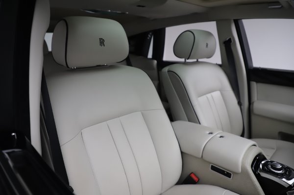 Used 2014 Rolls-Royce Phantom for sale Sold at Maserati of Greenwich in Greenwich CT 06830 17