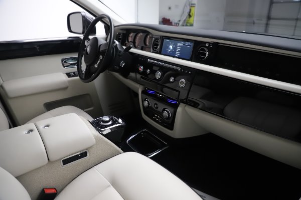 Used 2014 Rolls-Royce Phantom for sale Sold at Maserati of Greenwich in Greenwich CT 06830 19