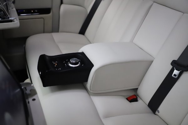 Used 2014 Rolls-Royce Phantom for sale Sold at Maserati of Greenwich in Greenwich CT 06830 26