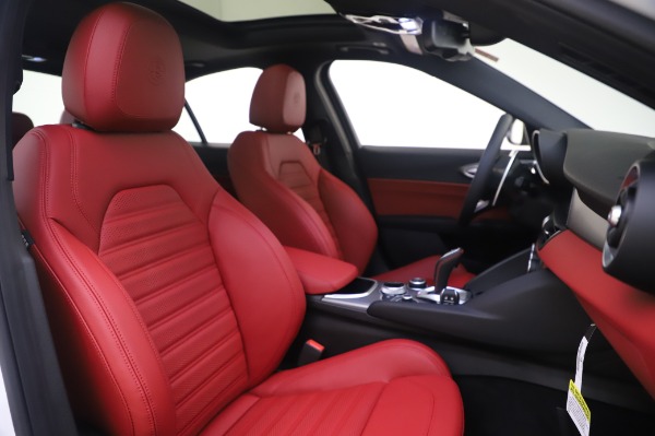 New 2020 Alfa Romeo Giulia Ti Sport Q4 for sale $51,495 at Maserati of Greenwich in Greenwich CT 06830 22