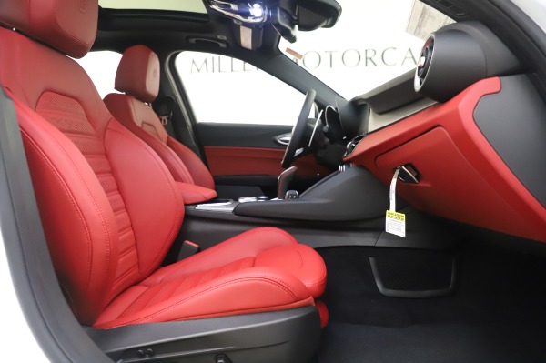 New 2020 Alfa Romeo Giulia Ti Sport Q4 for sale $51,495 at Maserati of Greenwich in Greenwich CT 06830 23