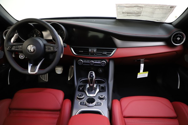 New 2020 Alfa Romeo Giulia Ti Sport Q4 for sale Sold at Maserati of Greenwich in Greenwich CT 06830 16