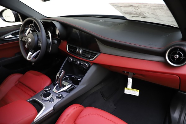 New 2020 Alfa Romeo Giulia Ti Sport Q4 for sale Sold at Maserati of Greenwich in Greenwich CT 06830 24
