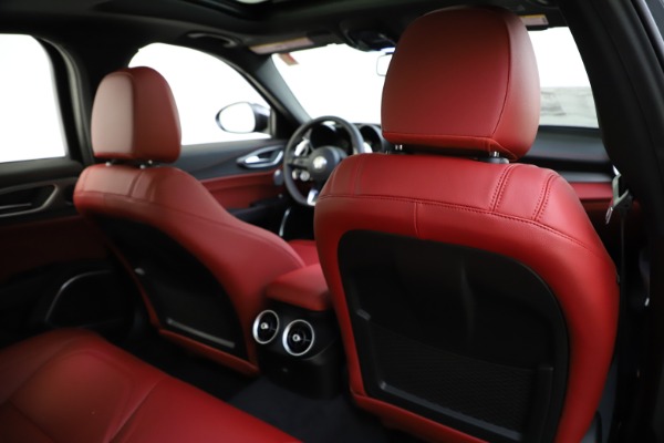 New 2020 Alfa Romeo Giulia Ti Sport Q4 for sale Sold at Maserati of Greenwich in Greenwich CT 06830 28
