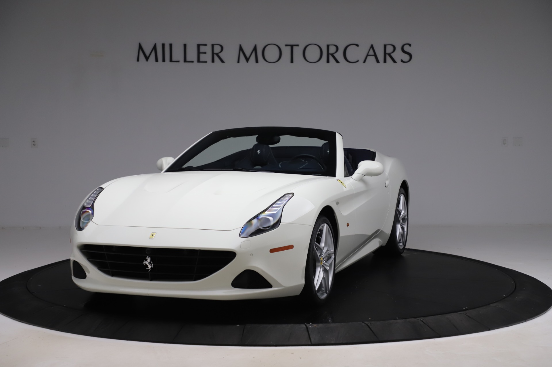 Used 2016 Ferrari California T for sale Sold at Maserati of Greenwich in Greenwich CT 06830 1