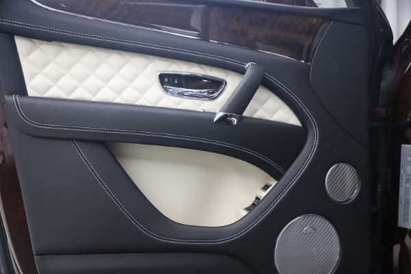 Used 2020 Bentley Bentayga V8 for sale $186,900 at Maserati of Greenwich in Greenwich CT 06830 16
