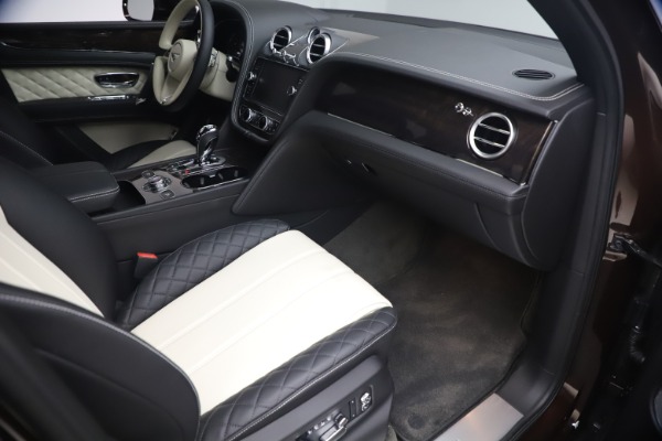 Used 2020 Bentley Bentayga V8 for sale $186,900 at Maserati of Greenwich in Greenwich CT 06830 25