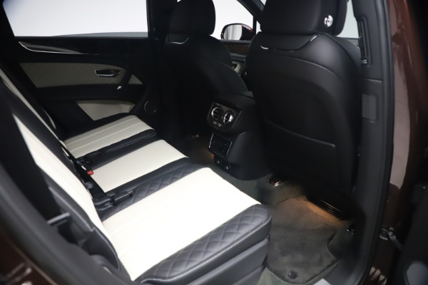 Used 2020 Bentley Bentayga V8 for sale $186,900 at Maserati of Greenwich in Greenwich CT 06830 28