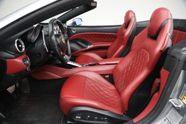 Used 2017 Ferrari California T for sale $144,900 at Maserati of Greenwich in Greenwich CT 06830 20