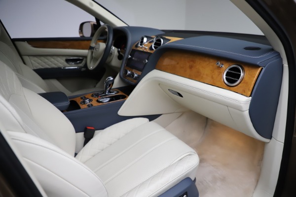 Used 2017 Bentley Bentayga W12 for sale Sold at Maserati of Greenwich in Greenwich CT 06830 24