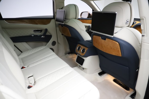 Used 2017 Bentley Bentayga W12 for sale Sold at Maserati of Greenwich in Greenwich CT 06830 27