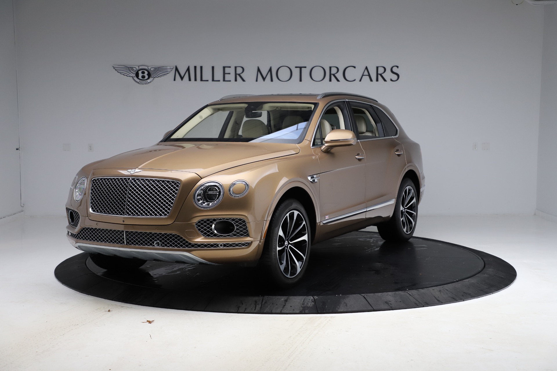Used 2017 Bentley Bentayga W12 for sale Sold at Maserati of Greenwich in Greenwich CT 06830 1