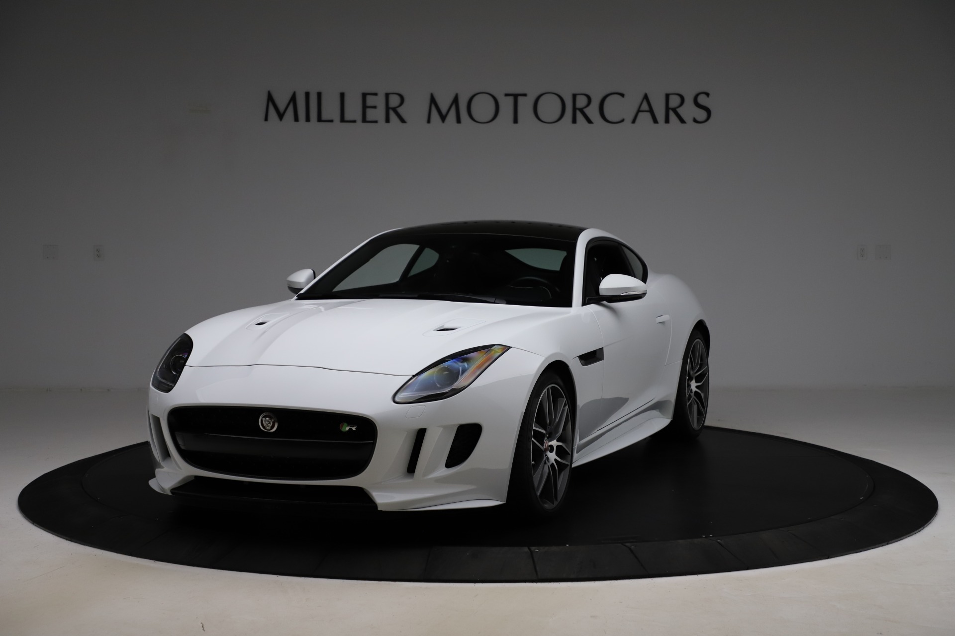 Used 2016 Jaguar F-TYPE R for sale Sold at Maserati of Greenwich in Greenwich CT 06830 1