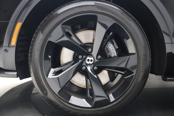 Used 2018 Bentley Bentayga Black Edition for sale $169,900 at Maserati of Greenwich in Greenwich CT 06830 15
