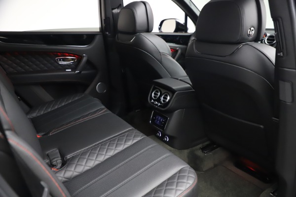 Used 2018 Bentley Bentayga Black Edition for sale $169,900 at Maserati of Greenwich in Greenwich CT 06830 27