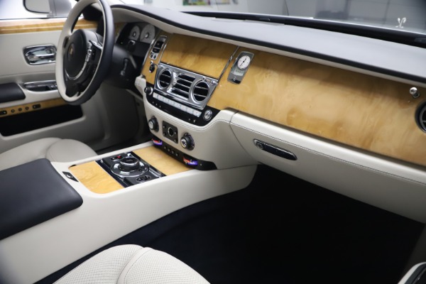Used 2018 Rolls-Royce Ghost for sale $249,900 at Maserati of Greenwich in Greenwich CT 06830 17