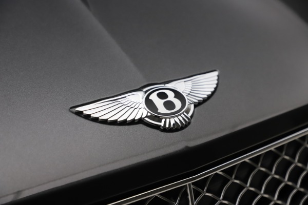 New 2021 Bentley Bentayga V8 for sale $213,720 at Maserati of Greenwich in Greenwich CT 06830 14