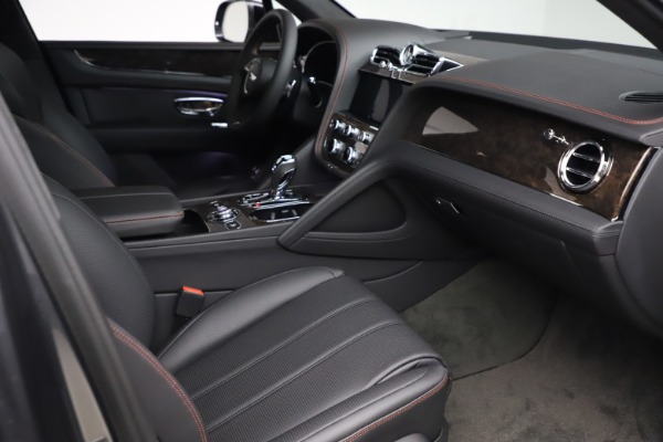 New 2021 Bentley Bentayga V8 for sale $213,720 at Maserati of Greenwich in Greenwich CT 06830 27