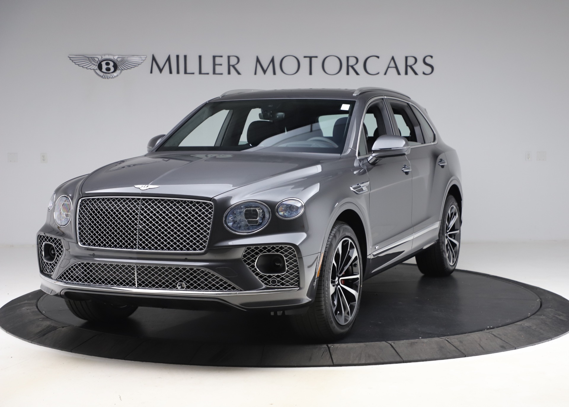 New 2021 Bentley Bentayga V8 for sale $213,720 at Maserati of Greenwich in Greenwich CT 06830 1