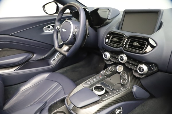 Used 2021 Aston Martin Vantage Roadster for sale $139,900 at Maserati of Greenwich in Greenwich CT 06830 24