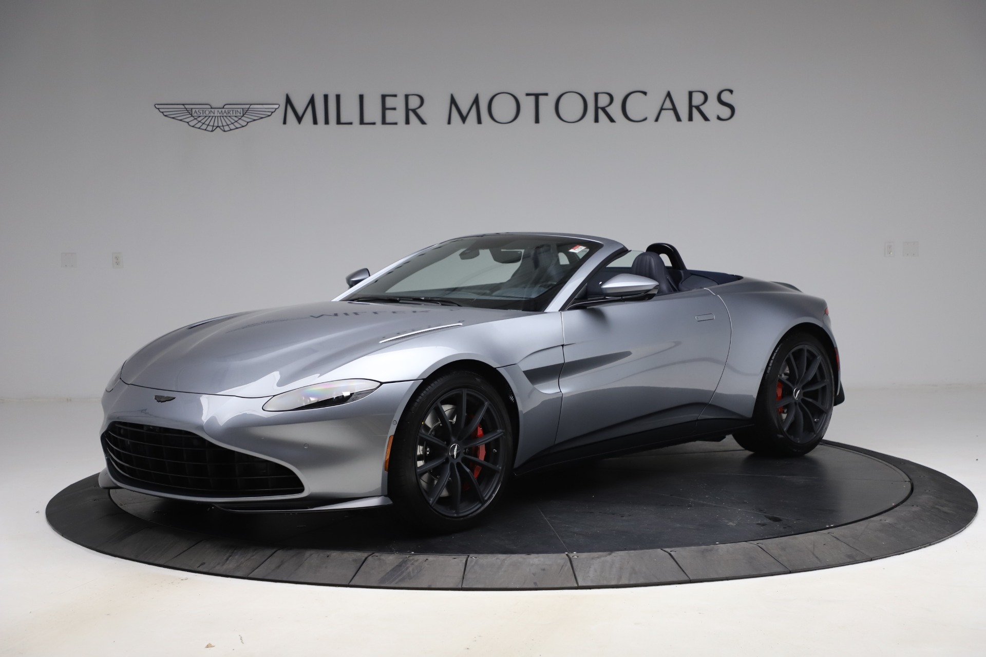 Used 2021 Aston Martin Vantage Roadster for sale $139,900 at Maserati of Greenwich in Greenwich CT 06830 1