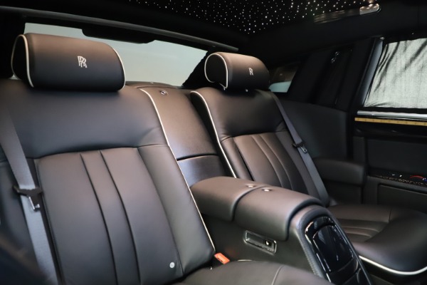 Used 2015 Rolls-Royce Phantom EWB for sale Sold at Maserati of Greenwich in Greenwich CT 06830 15