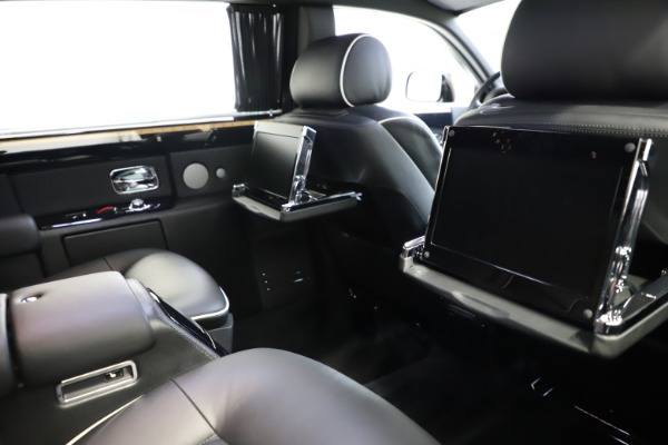 Used 2015 Rolls-Royce Phantom EWB for sale Sold at Maserati of Greenwich in Greenwich CT 06830 17