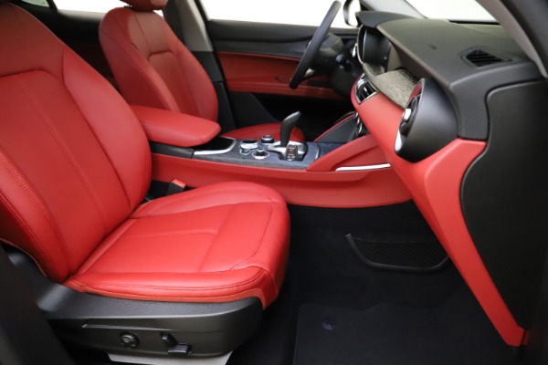 New 2021 Alfa Romeo Stelvio Q4 for sale Sold at Maserati of Greenwich in Greenwich CT 06830 24