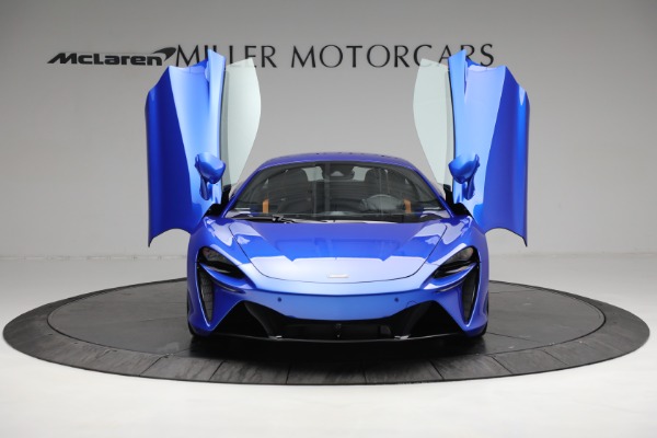 New 2023 McLaren Artura for sale $277,250 at Maserati of Greenwich in Greenwich CT 06830 12