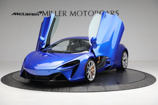 New 2023 McLaren Artura for sale $277,250 at Maserati of Greenwich in Greenwich CT 06830 13