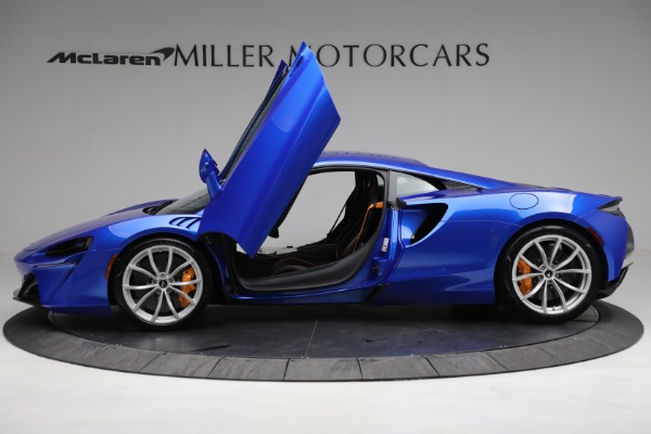 New 2023 McLaren Artura for sale $277,250 at Maserati of Greenwich in Greenwich CT 06830 14